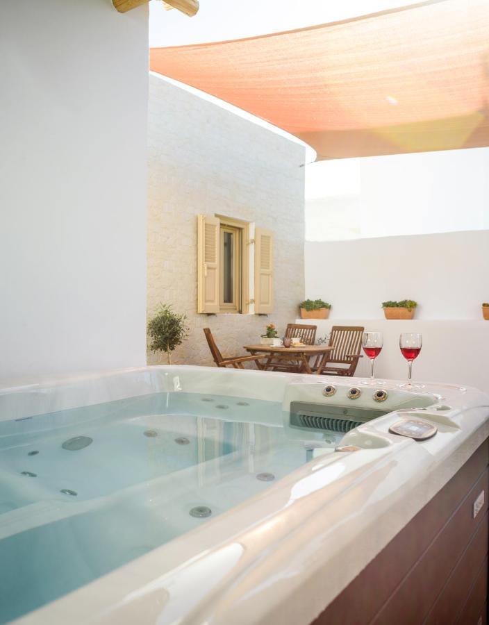 Heart Of Oia - Private House With Jacuzzi Lägenhet Exteriör bild